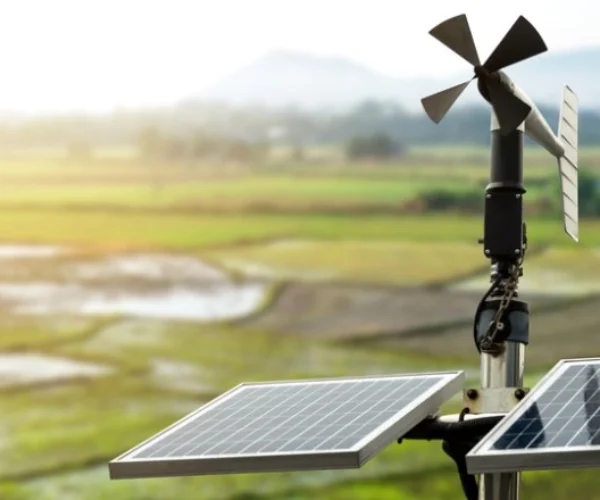 Smart Farming with Climate-Controlled Soil-less Chambers