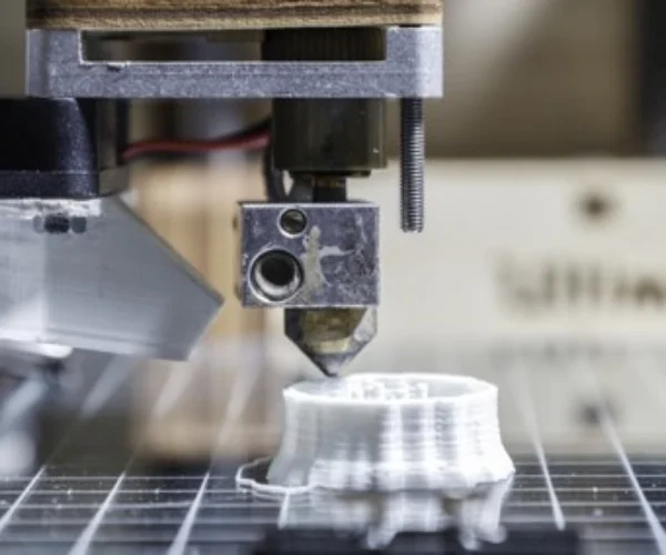 Online 3D printing services with CAD design support and real-time cost estimation