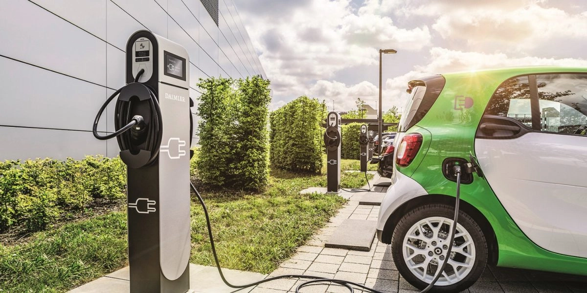 Read more about the article Integrated High-Speed EV Charging with App & CMS